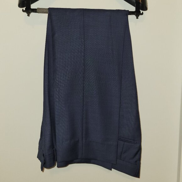 Calvin Klein Slim Fit Wool Suit in Blue, size 42S - Picture 5 of 8